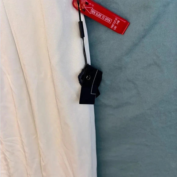 NWOT IEENA MAC DUGGAL White Embellished Sleeveless Evening Dress Size 4 Evening - Picture 9 of 13